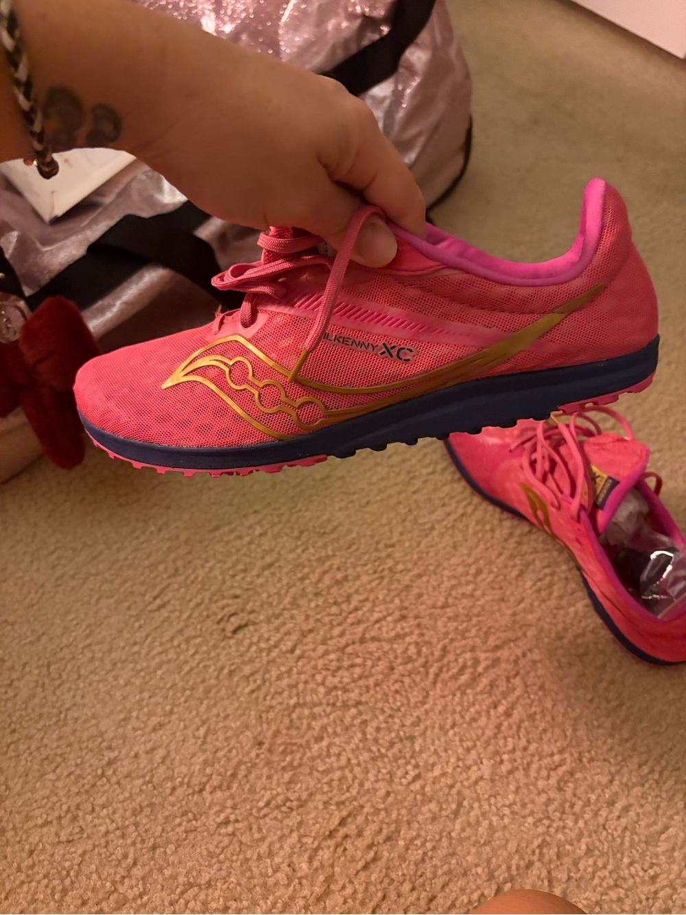 Saucony men's Pink Kilkenny XC Lightweight Running Shoe with spikes